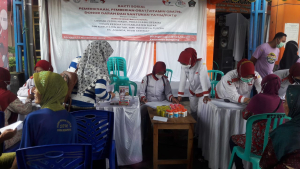 Bakti Sosial Gabungan SMK Indonesia Putera dengan Laskar Peduli Kasih