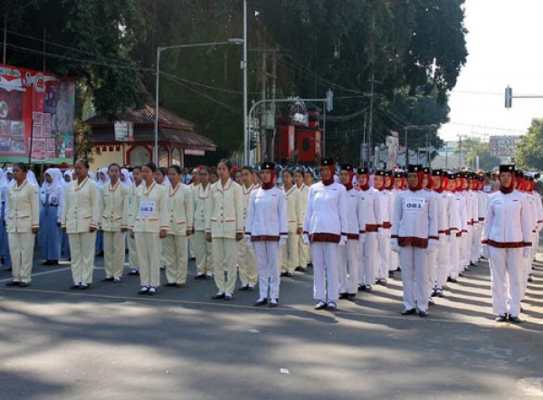 Gerak jalan (PI) Tk SMA / SMK HUT RI ke 70 tahun 2015